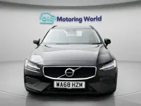 Usado Volvo V60 Momentum 190 HP (139 kW) 2018 Preto Carrinha
