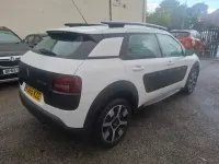 Używany Citroën C4 Cactus Feel 100 KM (73 kW) 2015 Biały Hatchback