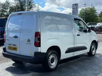 Second-hand Citroën Berlingo 100 CP (73 kW) 2023 Alb Monovolum