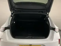 Used Vauxhall Astra GS Line 128 HP (94 kW) 2022 White Hatchback