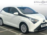 Used Toyota Aygo X-play 72 HP (52 kW) 2019 White Hatchback