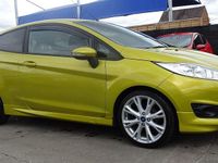 Used Ford Fiesta Zetec 125 HP (91 kW) 2014 Yellow Hatchback