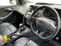 Used Ford Focus ST 250 HP (183 kW) 2016 Black Hatchback