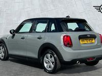 Usado Mini Cooper Classic 136 HP (100 kW) 2020 Cinzento Citadino