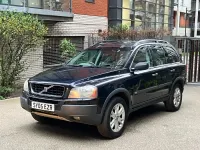 Usado Volvo XC90 SE 163 HP (119 kW) 2005 Azul SUV