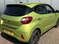 Używany Hyundai i10 Premium 63 KM (46 kW) 2025 Zielony Hatchback