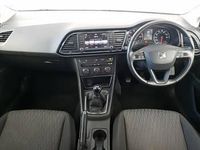 Used Seat Leon SE 125 HP (91 kW) 2015 White Hatchback