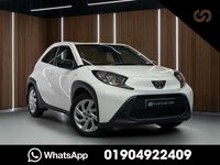 Used Toyota Aygo X X-pure 72 HP (52 kW) 2023 White SUV
