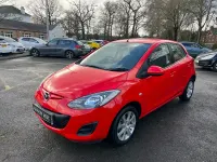 Usado Mazda 2 102 HP (75 kW) 2011 Vermelho Citadino