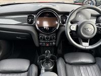 Used Mini Cooper Exclusive 134 HP (98 kW) 2022 Red Hatchback