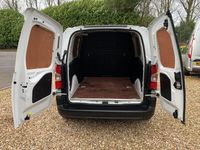 Used Citroën Berlingo 75 HP (55 kW) 2021 White MPV