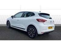 Used Renault Clio V Iconic 90 HP (66 kW) 2022 White Hatchback