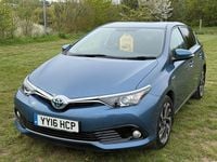Used Toyota Auris Hybrid Design 136 HP (100 kW) 2016 Blue Hatchback