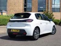 Used Peugeot 208 Active 99 HP (72 kW) 2024 White Hatchback