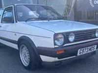 Begagnad VW Golf II 1989 Vit Halvkombi