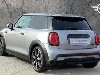 Używany Mini Cooper Exclusive 134 KM (98 kW) 2024 Srebrny Hatchback