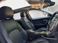 Begagnad Jaguar F-Pace Portfolio 180 HK (132 kW) 2018 Grå SUV