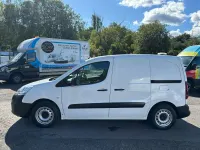 Used Citroën Berlingo 100 HP (73 kW) 2017 White MPV