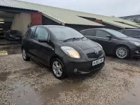 Used Toyota Yaris 85 HP (62 kW) 2006 Black Hatchback