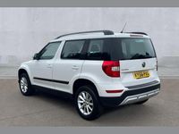 Used Skoda Yeti Outdoor 108 HP (79 kW) 2016 White SUV