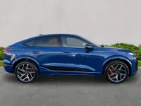 Begagnad Audi e-tron Business 359 kW (489 HK) 2025 Blå SUV
