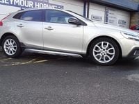 Used Volvo V40 152 HP (111 kW) 2017 Hatchback