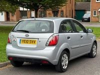 Used Kia Rio 95 HP (69 kW) 2010 Silver Hatchback