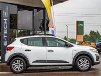 Used Dacia Sandero Essentiel 91 HP (66 kW) 2021 White Hatchback