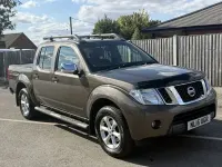 Used Nissan Navara Tekna 190 HP (139 kW) 2015 Beige Pickup
