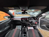 Used Vauxhall Corsa SRi 100 HP (73 kW) 2021 White Hatchback