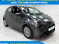 Usado Toyota Aygo X-play 72 CV (52 kW) 2021 Gris Utilitario