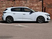 Used Peugeot 308 Active Premium 130 HP (95 kW) 2024 White Hatchback