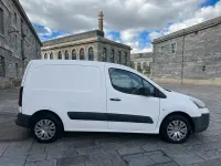 Used Citroën Berlingo 75 HP (55 kW) 2012 White MPV