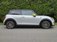 Usado Mini Cooper SE Hatch 135 kW (184 HP) 2020 Prateado Citadino