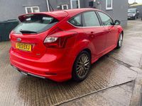 Used Ford Focus Zetec 115 HP (84 kW) 2013 Red Hatchback
