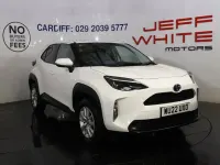 Usata Toyota Yaris Hybrid Play 2022 Bianco Utilitaria