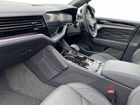 New VW Touareg R 462 HP (339 kW) 2025 Oryx white SUV