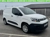 Używany Citroën Berlingo 75 KM (55 kW) 2021 Biały Minivan