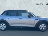 Begagnad Mini Cooper Comfort 136 HK (100 kW) 2023 Silver Halvkombi