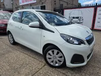 Used Peugeot 108 Active 70 HP (51 kW) 2018 White Hatchback