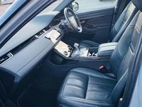 Used Land Rover Range Rover evoque SE Dynamic 240 HP (176 kW) 2019 Silver SUV