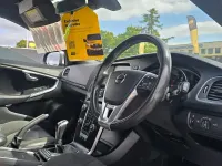 Used Volvo V40 R-Design 122 HP (89 kW) 2018 Blue Hatchback