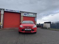 Used Ford Focus Zetec 115 HP (84 kW) 2014 Red Hatchback