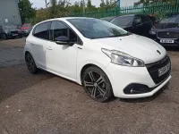 Used Peugeot 208 GT-line 2018 White Hatchback