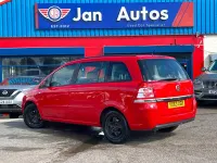 Usado Vauxhall Zafira 2013 Rojo Monovolumen