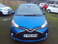 Used Toyota Yaris 99 HP (72 kW) 2015 Blue Hatchback