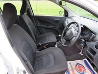 Usado Suzuki Celerio 68 HP (50 kW) 2016 Branco Citadino