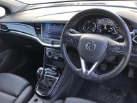 Used Vauxhall Astra Elite 145 HP (106 kW) 2020 White Hatchback