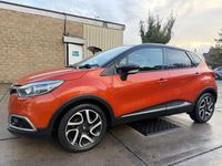 Used Renault Captur Dynamique 90 HP (66 kW) 2015 Orange/black SUV