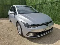 Usado VW Golf VIII Life 115 CV (84 kW) 2023 Plateado Utilitario